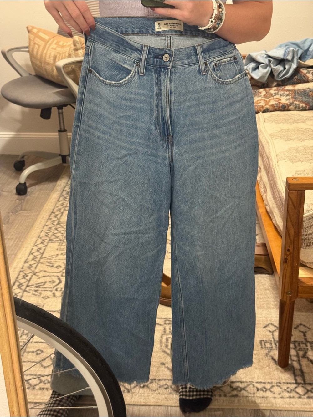 Abercrombie & Fitch Cropped Wide-Leg Jeans